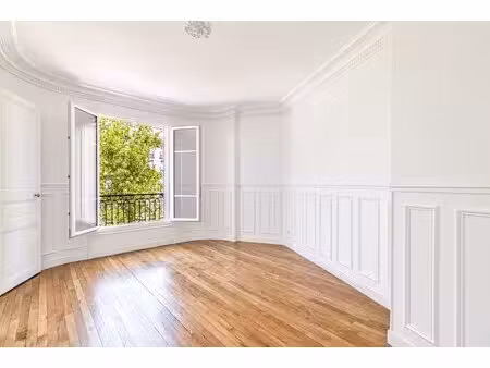 paris 17eme epinettes / navier : 3 pieces 2 chambres refait a neuf avec vue degagee