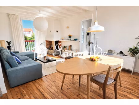 appartement t3 bis meublé avec balcons centre-ville d'hend