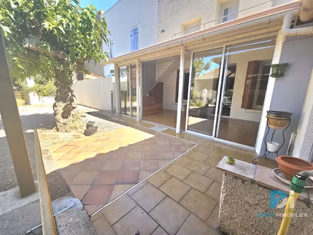 à louer appartement t2 en rez-de-chaussée avec terrasse  v