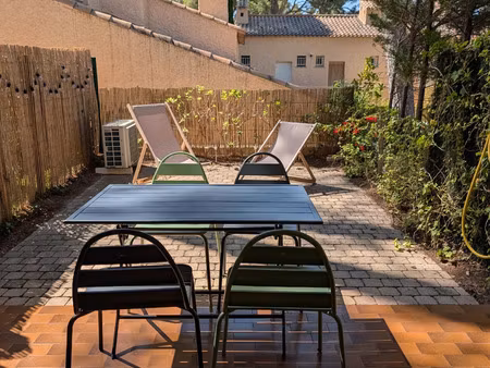 location appartement 1 pièce 21 m² à saint-cyr-sur-mer (83270)
