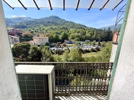 sospel : studio avec balcon