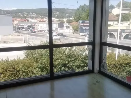 location commerce 7 pièces 140 m² à draguignan (83300)