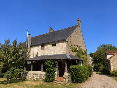propriété de caractère avec gîte et dépendances