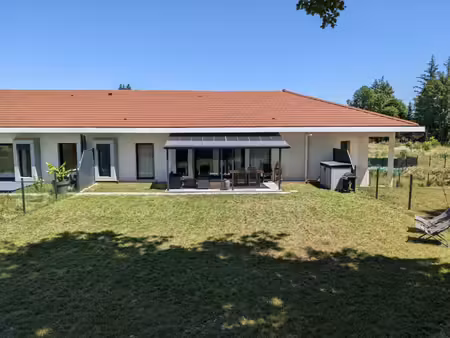 rare !appartement de 81 m² avec terrasse  terain et 2 places de stationnement privatives