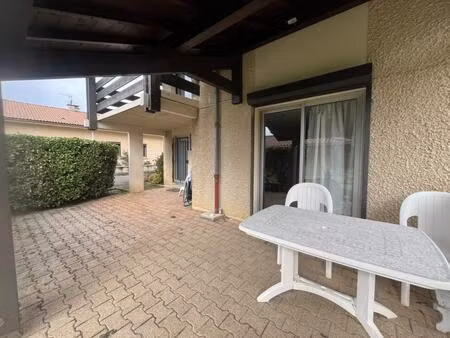186m2/ 7 pièces/ 3 garages/ 1400m2 de terrain / investisseur ou grande famille