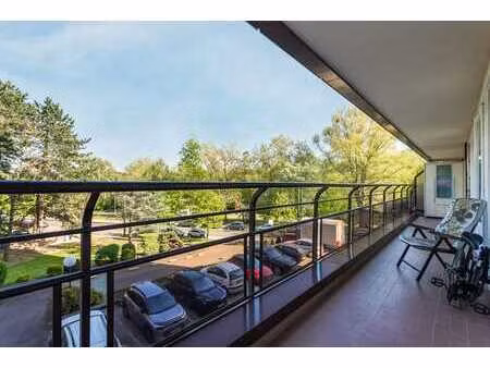 apartement avec 2 chambres  terrasse et une cave à anderlec