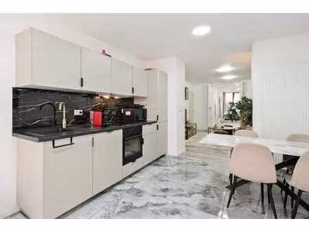 quartier européen – cinquantenaire : commerce de ± 67 m²