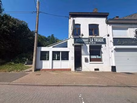 ? à vendre – immeuble de commerce avec appartement.