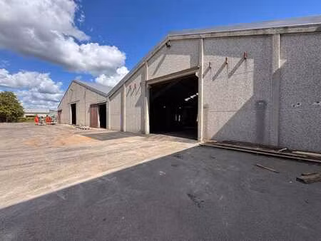 magazijnruimte van 935 m² in zwevezele