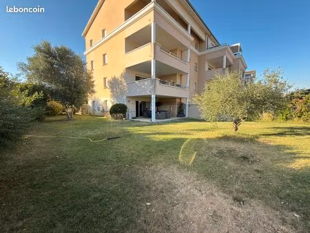 appartement f3 avec jardin 200 m2 clos et arboré garage double très bon état