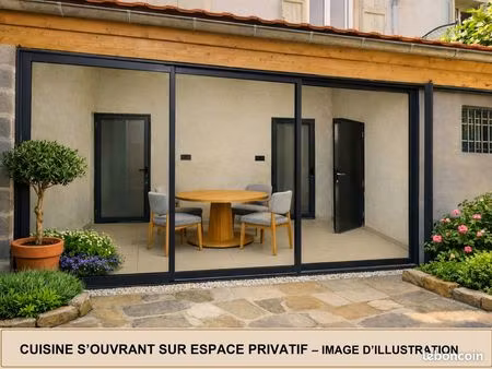 appartement de caractère – 54 m² – cour privative 22 m² – rénovation complète – prestation