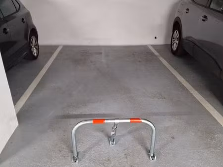 place parking sous-sol securise