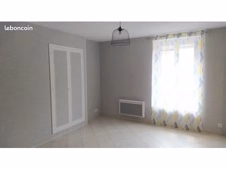 beau studio etat neuf 26 m² reims déb av de laon
