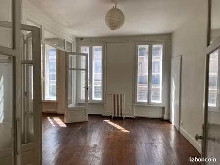 a louer t6 164m² rue bayard 1874.94 euros cc
