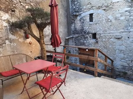 maison de village t2 en duplex avec terrasse