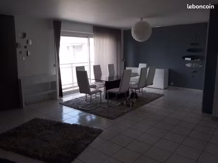 location à l année les floralies