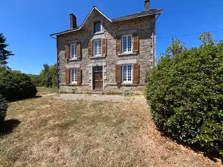 maison en pierre de 7 pièces principales