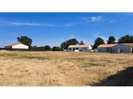 vente terrain 792 m² à la peyratte (79200)  30 720 €