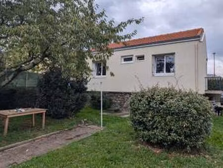 location maison à sucé-sur-erdre (44240) : à louer / 75m² sucé-sur-erdre