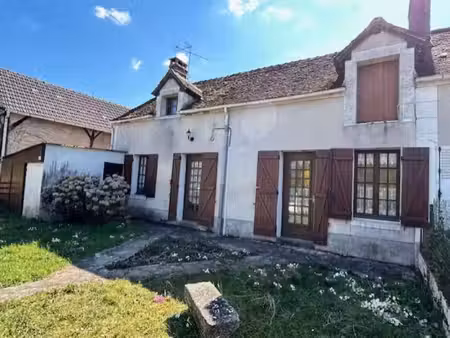 proche st fargeau longere