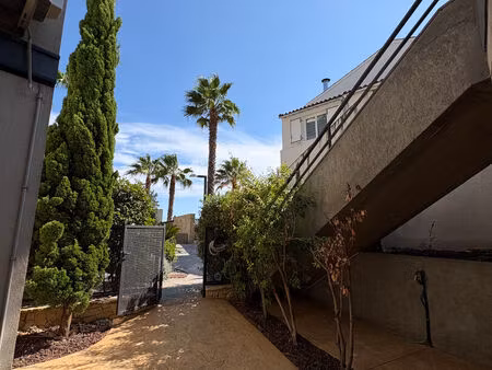 à louer appartement t4 avec cour privative et parking à frontignan