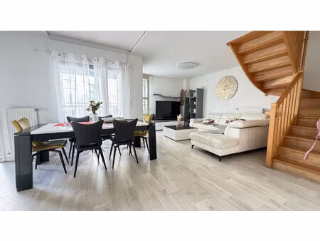 appartement 5 pièces à louer en rez-de-chaussée à évry courcouronnes