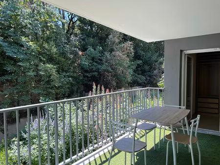 saint-just – appartement t2 meublé de 40 m² avec terrasse  garage et ascenseur – résidence