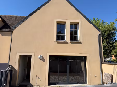 houdan maison avec jardinet et parking