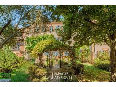 maison bourgeoise fin xviiie entre ville et campagne dans un centre historique