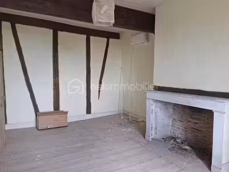 a saisir maison de ville de 180 m² à rénover entièrement – fort potentiel – sous-sol et co