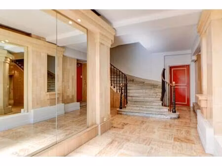 carré d'or 41.61 m² 4ème étage avec ascenseur