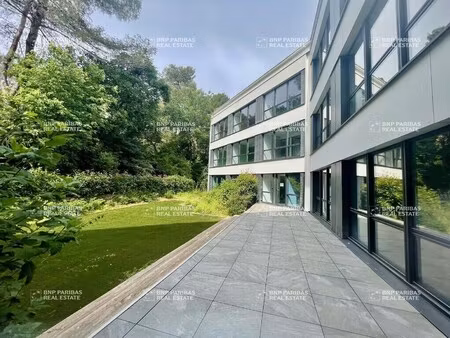 location bureaux 229 m² à 2 083 m²