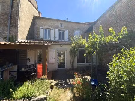 à vendre gramat – centre-ville à pied – belle maison rénovée offrant une vie de plain-pied