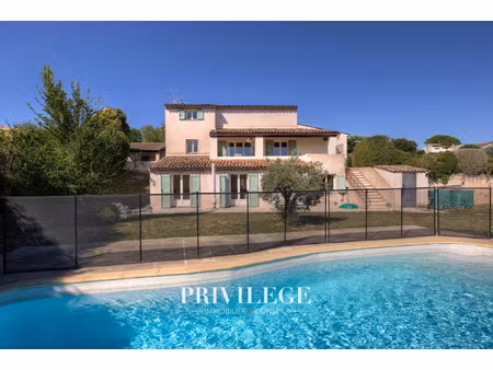 la colle-sur-loup villa familiale de plus de 200 m2 avec p