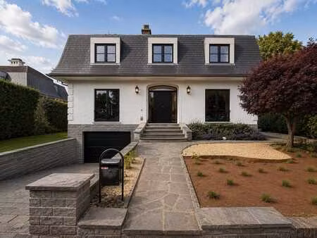 villa rénovée ±360 m²  studio indép. + grand jardin