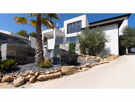 villa d'architecte contemporaine de standing de 206 m2 à cl