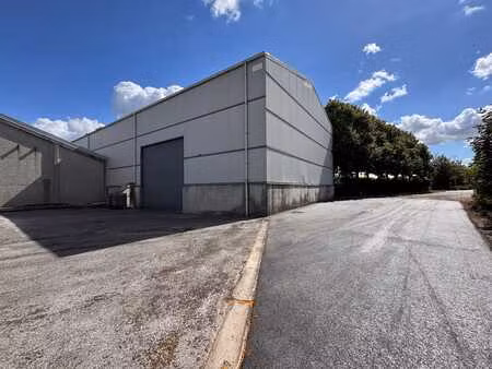 magazijnruimte van 1.165 m² in zwevezele