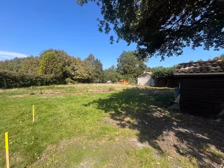 vente terrain 493 m² à brach (33480)  110 000 €
