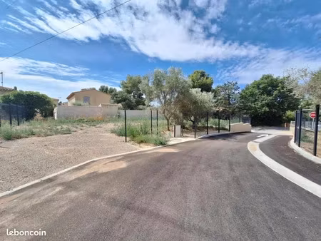 vente terrain 400 m² à eyguières (13430)  160 000 €