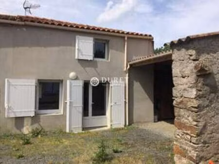 location maison meublé à montaigu (85600) : à louer meublé / 29m² montaigu
