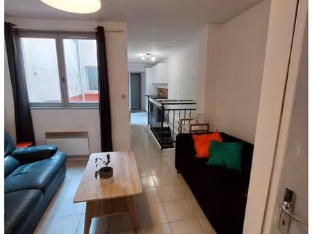 f4 vieux lille avec cour privative
