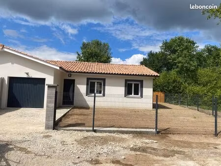 maison avec garage secteur calme ambares