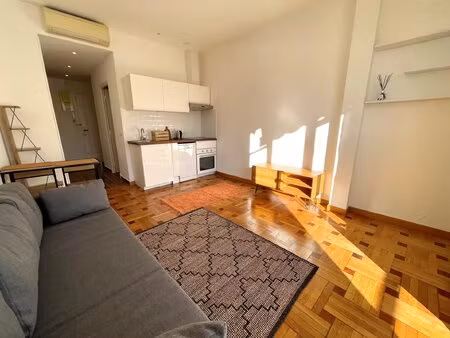 location meublée - studio - carré d'or