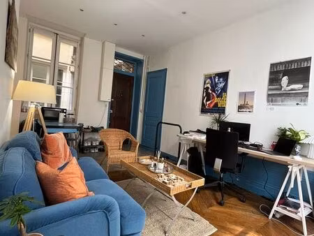 appartement 2 pièces - place sathonay - lyon 69001
