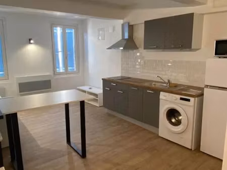 location meublée appartement 1 pièce 22.46 m² à castelnaudary (11400)  410 €