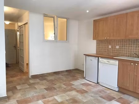 location appartement 1 pièce 28.1 m² à les arcs (83460)  450 €