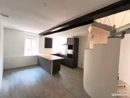 maison sans vis-à-vis • cour & terrasse • économe • 3 ch + bureau • zéro travaux