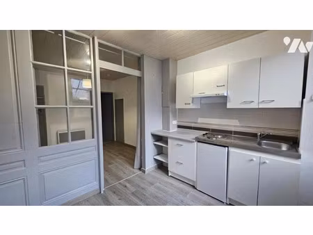location appartement 1 pièce 21.95 m² à baume-les-dames (25110)  250 €