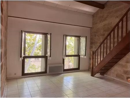 location appartement 1 pièce 41 m² à uzès (30700)  546 €