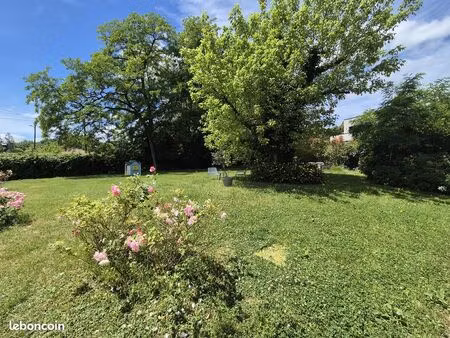 terrain 783m²